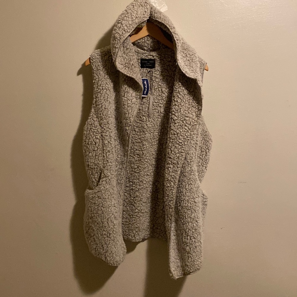 LOVE TREE - Woman’s L - Cream - Hooded vest